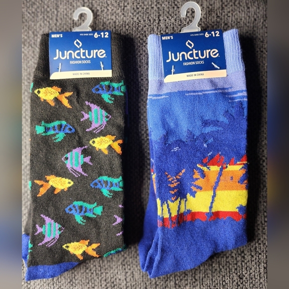 2 PAIR BRIGHTLY COLORED CREW SOCKS.  COLORFUL FISH AND SUNSET SOCKS. UNISEX - Picture 1 of 3